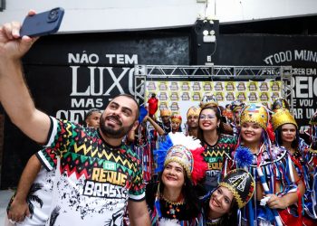 Dudu Diniz celebra a cultura batizando grupos juninos em São José de Ribamar