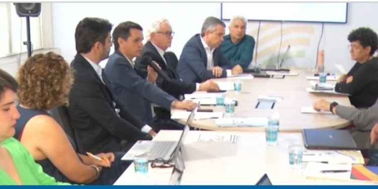 Parlamentares da Frente de Combate à Pobreza participam de reunião no Piauí