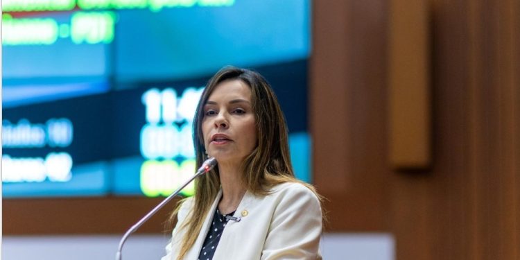 Deputada Dra. Viviane destaca semana de conscientização e combate ao cigarro eletrônico