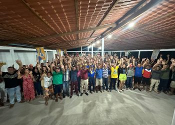 Prefeito Walace promove encontro e reúne maior grupo político de Icatu em sua residência