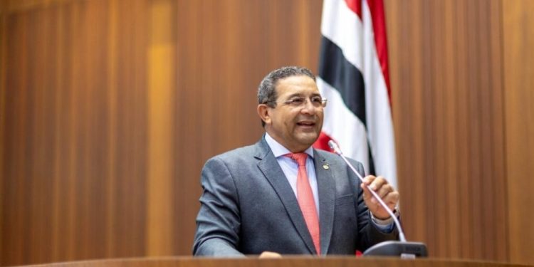 Diálogo pela retomada da construção dos Diques da Baixada é destacado pelo deputado Jota Pinto