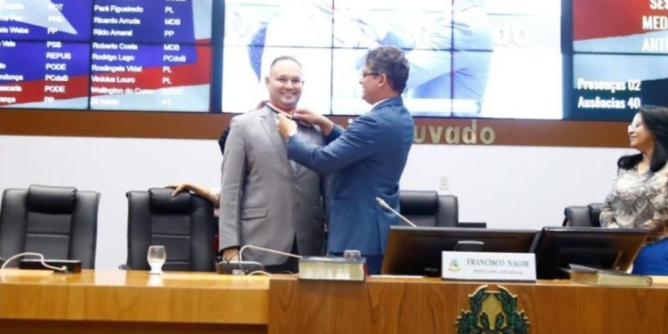 Assembleia Legislativa concede Medalha Manuel Beckman ao advogado Antônio Bacelar