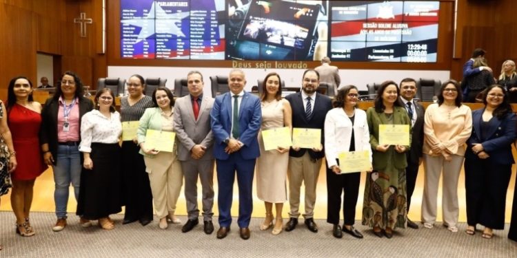 Assembleia Legislativa celebra 45 anos da profissão de Biólogo em sessão solene