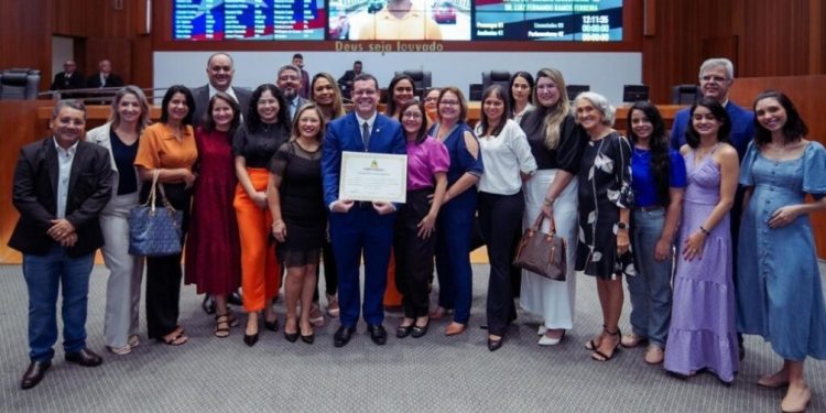 Alema concede Título de Cidadão Maranhense ao farmacêutico Luiz Fernando Ramos Ferreira