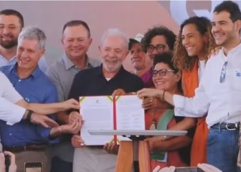 Lula assina decreto de conciliação entre quilombolas e Centro de Lançamento de Foguetes no MA; impasse durou 40 anos