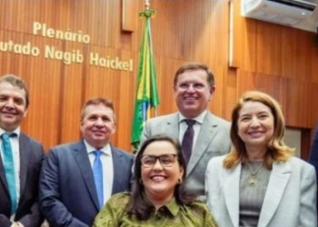 Assembleia faz história com eleição unânime de Andreia Rezende como 1ª vice-presidente