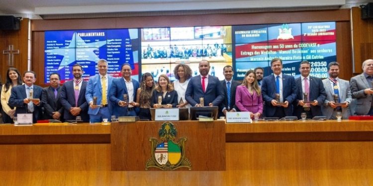 Em sessão alusiva aos 50 anos da Codevasf, Assembleia entrega Medalha Manuel Beckman a Marcelo Andrade e Gil Cutrim