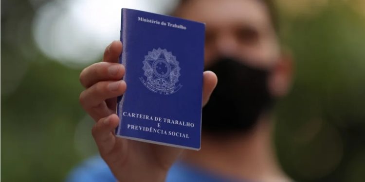 Auxiliar de cozinha, operador de caixa e padeiro; veja estas e outras vagas de emprego disponíveis no MA