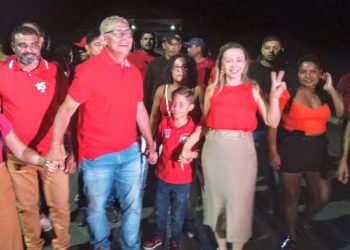 Prefeito Zé Martins e seu grupo político reúnem milhares de pessoas para comemorar vitória dupla em Bequimão