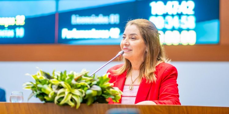 Iracema Vale reafirma compromisso com o Maranhão após vitória histórica que a reconduziu à presidência da Alema