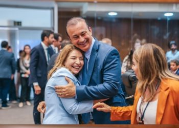 Iracema Vale vence disputa pela presidência da Alema e permanece no cargo até 2026