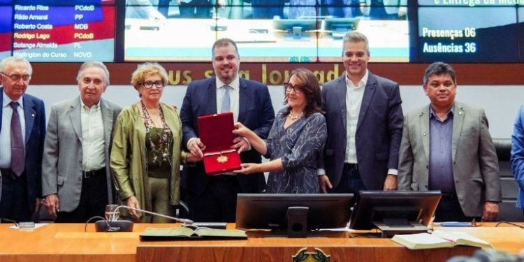Assembleia homenageia os 90 anos de Jackson Lago e celebra a memória do ex-governador