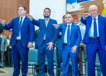 Assembleia empossa deputados Catulé Júnior, Edson Araújo, Kekê Teixeira e João Batista Segundo