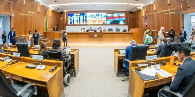 Assembleia aprova PL que garante recursos do Fundo Amazônia para fortalecer Corpo de Bombeiros do Maranhão