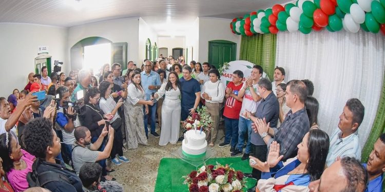 Hasteamento das bandeiras, corte do bolo, e muita festa marcam as celebrações pelos 76 anos de Matinha