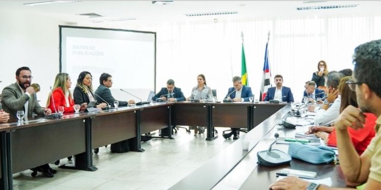 Governo estadual apresenta avaliação de metas fiscais à Assembleia