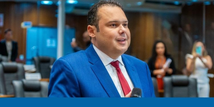 Dalton Arruda assume mandato na Assembleia Legislativa do Maranhão