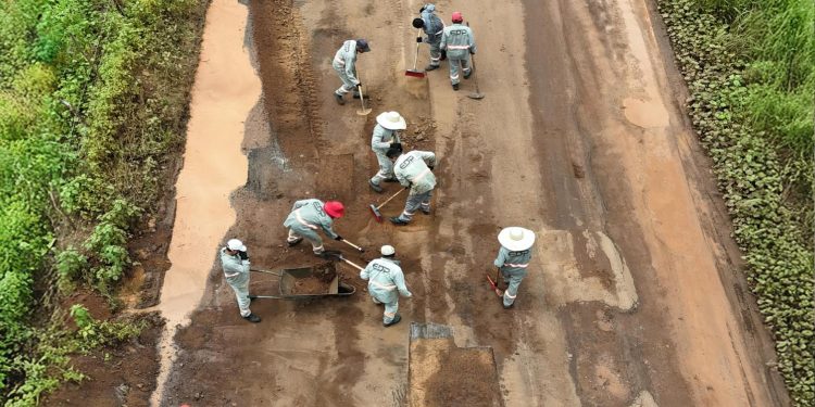 Governo do Maranhão segue trabalhando para que a trafegabilidade na MA-014, na Baixada Maranhense, seja completamente restaurada