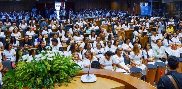 Sessão solene em alusão ao Dia do Círculo de Oração reúne evangélicos de diversas denominações na Alema