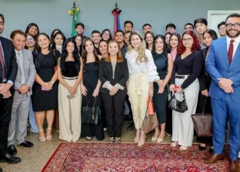Alunos de Direito da UNDB visitam instalações da Alema e Memorial do Legislativo Maranhense