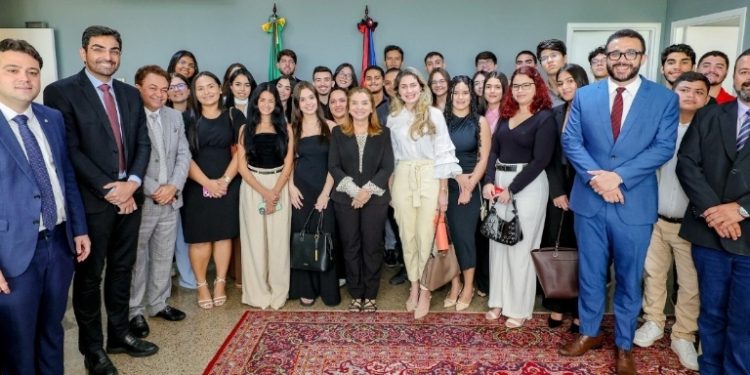 Alunos de Direito da UNDB visitam instalações da Alema e Memorial do Legislativo Maranhense