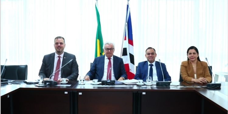 Comissão de Educação da Alema discute qualidade de cursos da Uema