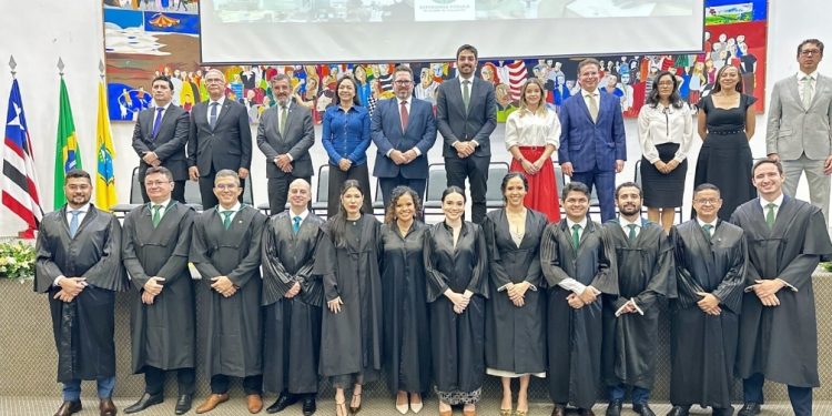 Iracema Vale prestigia posse dos novos defensores públicos do Maranhão