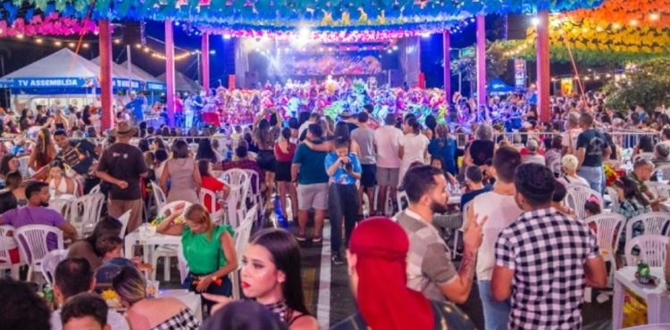 Público curte primeira noite no Arraial da Assembleia e elogia organização e programação