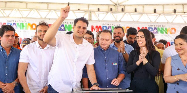 Orleans Brandão comemora inauguração do Centro de Hemodiálise em Santa Inês