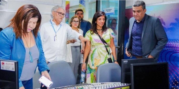 Em visita à Comunicação da Assembleia, coordenadora da Rádio Senado aponta a Rádio Alema como referência nacional em comunicação pública