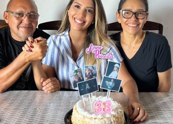 Engenheira  Civil Anne Priscila celebra mais um aniversário com almoço especial com familiares e amigos