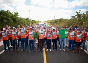 Brandão entrega implantação da MA-312 que liga os Lençóis ao Delta do Parnaíba