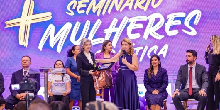 Alema sedia seminário ‘Mais Mulheres na Política’ com presença da ministra Cármem Lúcia