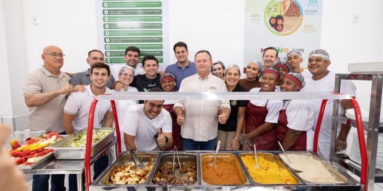 No aniversário de Balsas, Orleans Brandão acompanha entrega de pacote de obras com cerca de 20 equipamentos públicos para a cidade