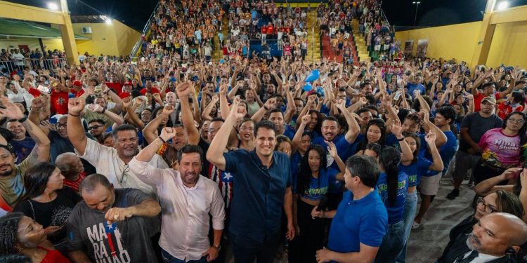 Mais de 300 grupos culturais declaram apoio à pré-candidatura de Orleans em grande ato com fazedores de cultura