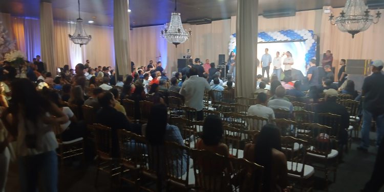 Eventos esvaziados no interior colocam em xeque pesquisas favoráveis a Braide