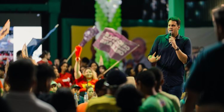 Orleans Brandão reúne milhares de jovens em São Luís e reforça compromisso com mais investimentos para a juventude maranhense