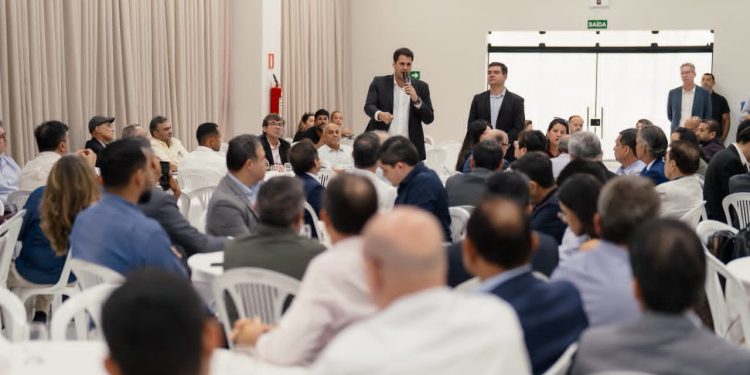 Em reunião com empresários, Orleans Brandão amplia diálogo com setor produtivo