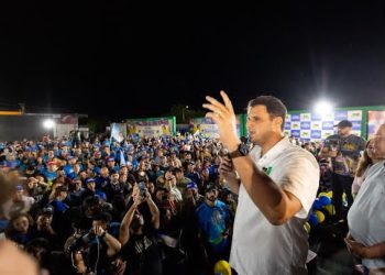 Em Balsas, Orleans Brandão assume compromissos com pacote de investimentos para impulsionar a região Sul diante de uma multidão