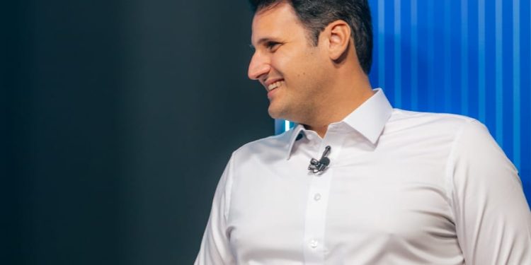 Em entrevistas, Orleans apresenta propostas para fortalecer direitos humanos, infraestrutura e mobilidade no Maranhão