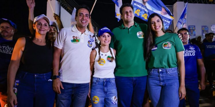 Orleans Brandão arrasta multidão em Peritoró e afirma estar pronto para “ser o melhor governador que o Maranhão já viu”