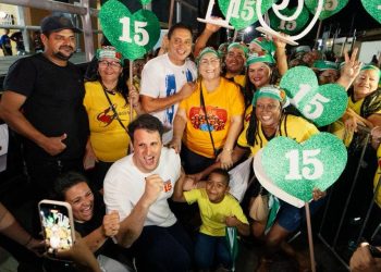 Em Bacabal, “Arrastão da Vitória” com time de Roberto Costa reúne multidão em apoio a Orleans Brandão
