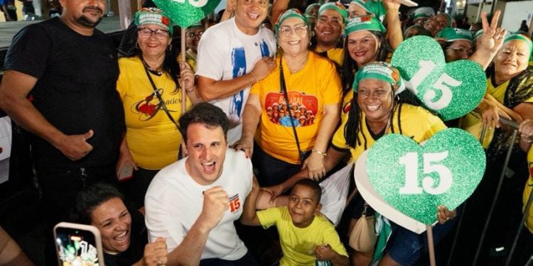 Em Bacabal, “Arrastão da Vitória” com time de Roberto Costa reúne multidão em apoio a Orleans Brandão