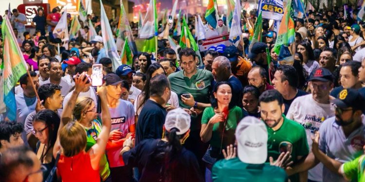 Caminhada com Orleans Brandão reúne 5 mil pessoas em Trizidela do Vale