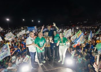 Orleans Brandão reúne 8 mil pessoas no Castelinho em grande ato político ao lado de Astro de Ogum