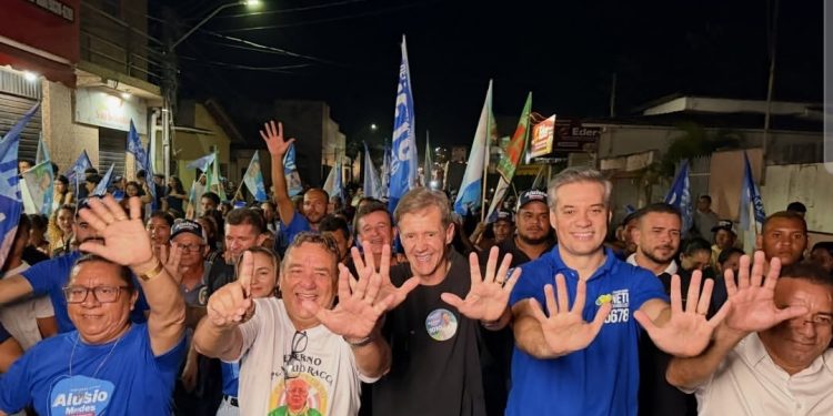 “Sou candidato à reeleição e bola pra frente”: Amin Quemel reúne apoiadores em noite de mobilização em Carutapera