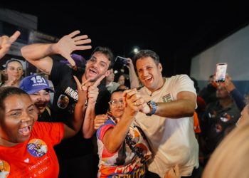 Em Caxias, Orleans Brandão participa de grande carreata pelas ruas da cidade
