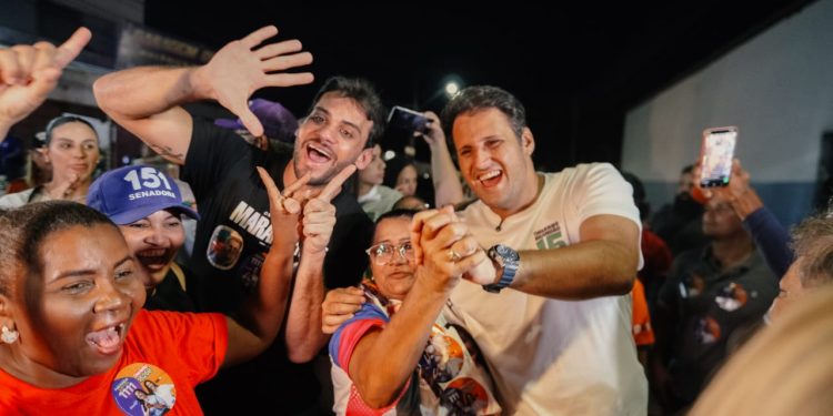 Em Caxias, Orleans Brandão participa de grande carreata pelas ruas da cidade